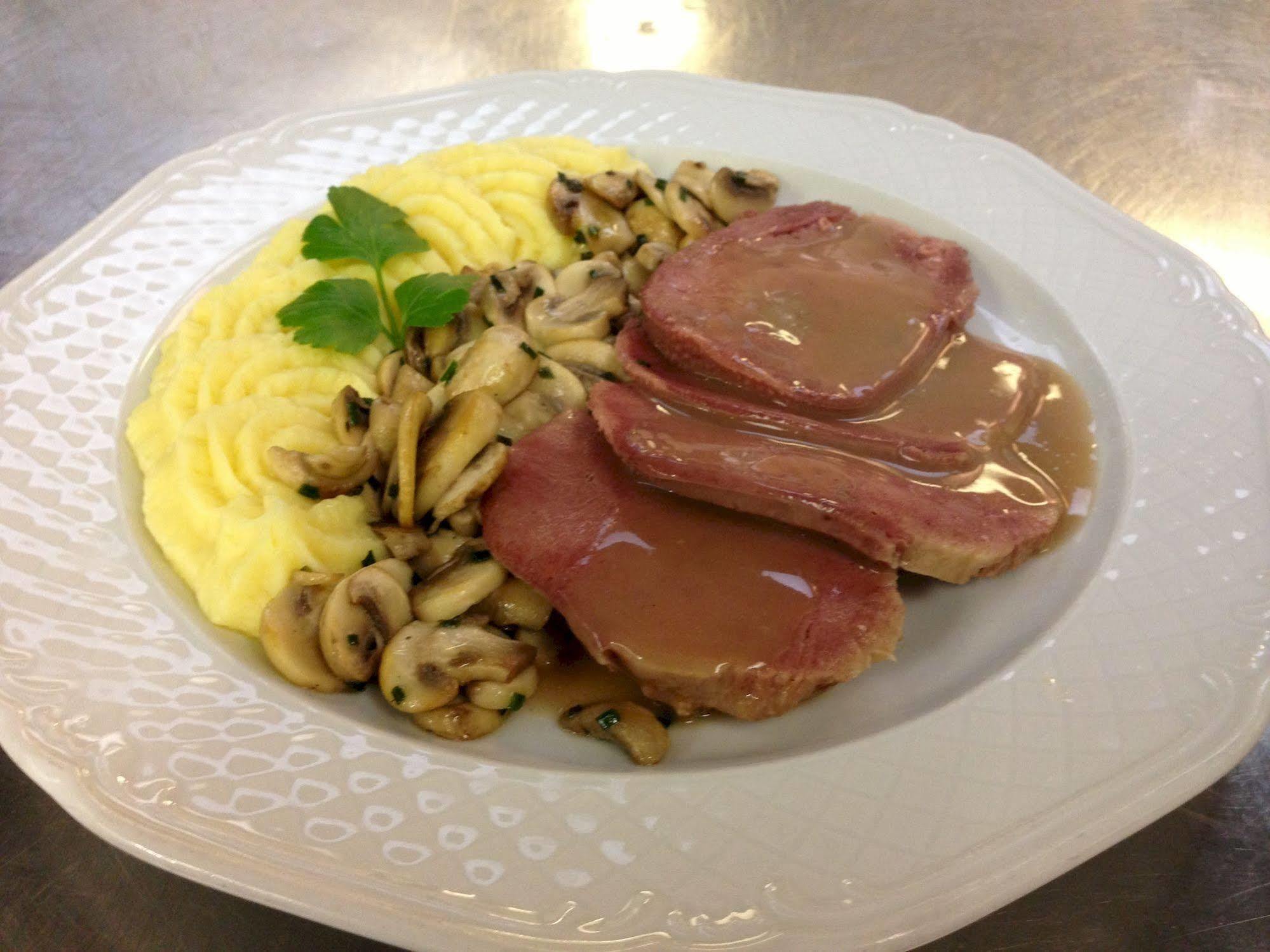 Hotel & Restaurant Zur Spreewaelderin Golßen Екстериор снимка